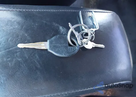 1998 Nissan Maxima Gle/Gxe/Se z USA, uszkodzony, nr VIN JN1CA21D8WM917392